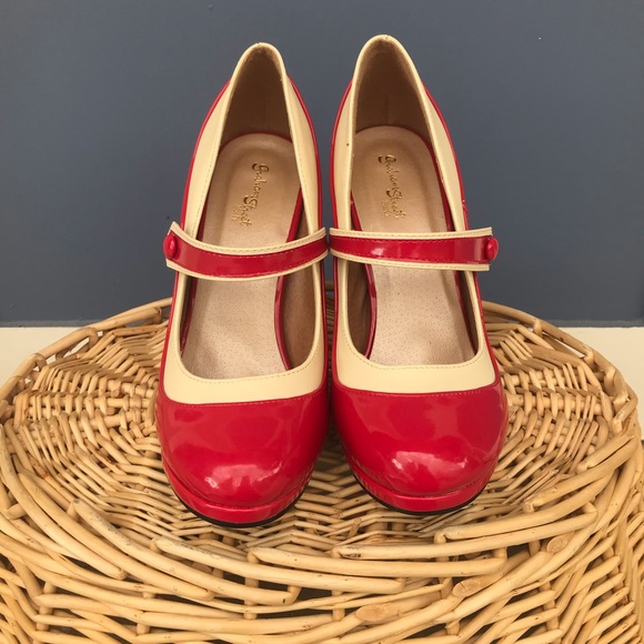 Vintage 1940s-1950s style Red Heels - Picture 7 of 8